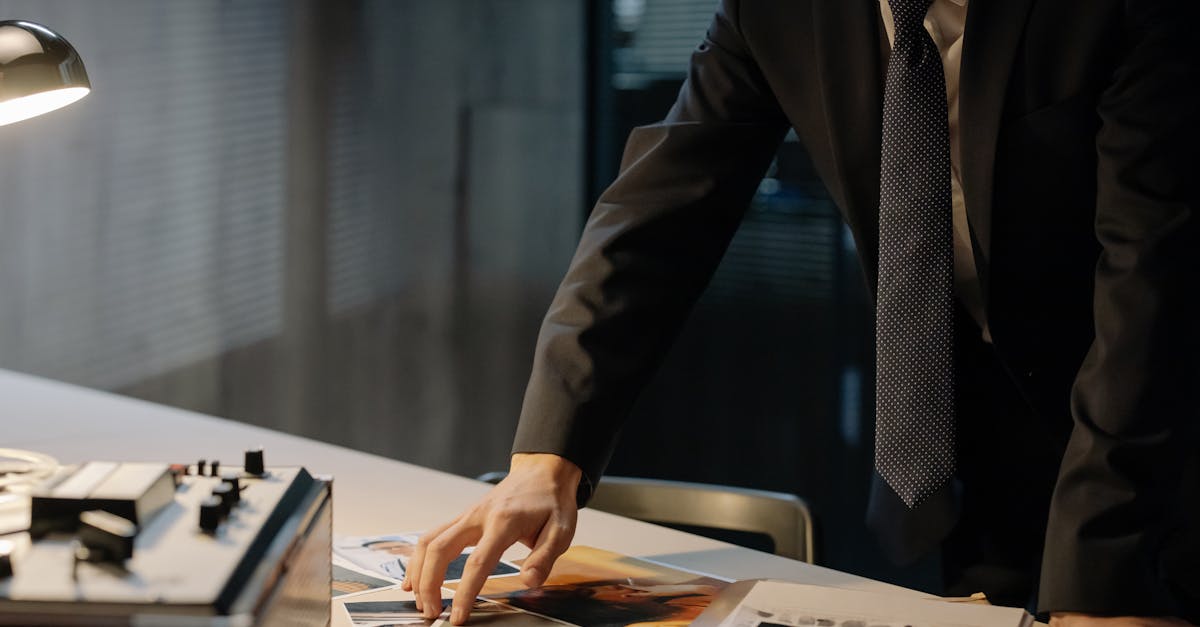 Procedures for Handling Evidence and Reporting in Investigations